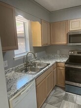 738 Hedgelawn Way in Fayetteville, NC - Foto de edificio - Building Photo