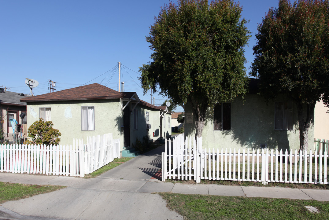 3517-3521 E 58th St in Maywood, CA - Building Photo