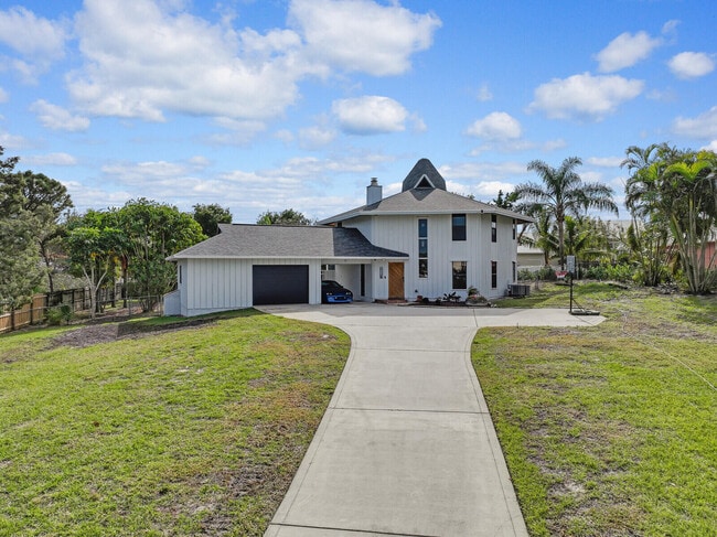 property at 9752 SE Highborne Way