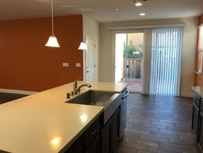 860 Blossom Rock Ln in Folsom, CA - Building Photo - Building Photo