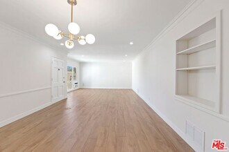 1250 N Crescent Heights Blvd in West Hollywood, CA - Building Photo - Building Photo