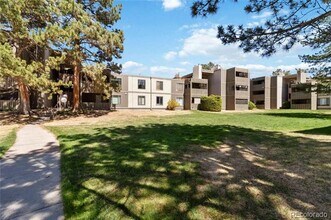 2525 S Dayton Way in Denver, CO - Building Photo - Building Photo