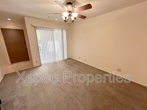 420 N Villa Ct in Palm Springs, CA - Building Photo - Building Photo