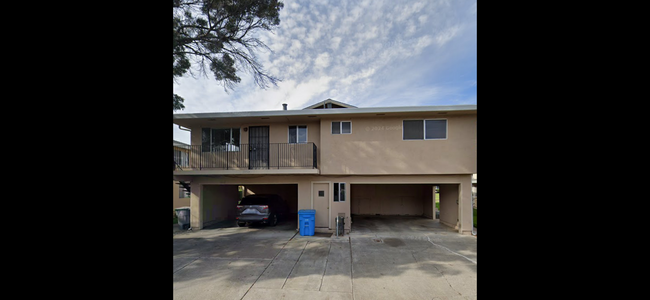 property at 1950 Duxburry Ln