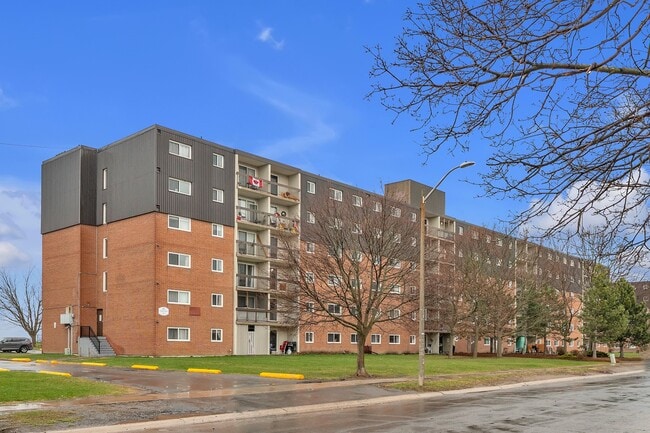 107-107 Compton St in Kingston, ON - Building Photo - Building Photo