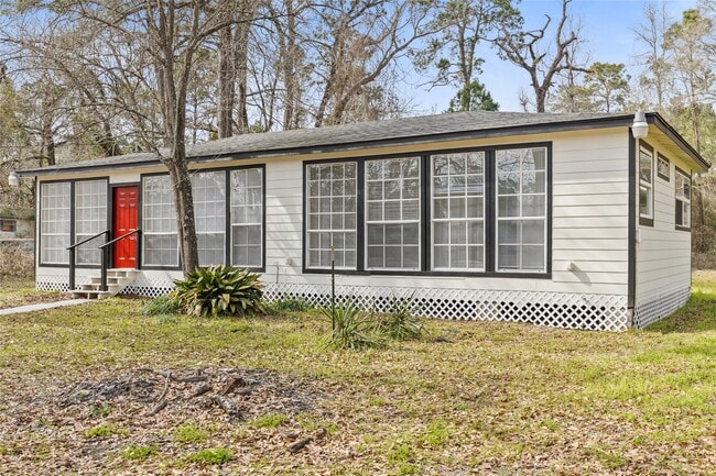 16643 Lake Cir in Conroe, TX - Building Photo - Building Photo