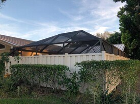 5305 Eagle Lake Dr in Palm Beach Gardens, FL - Building Photo