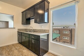 923 S Bonnie Brae St in Los Angeles, CA - Building Photo - Building Photo
