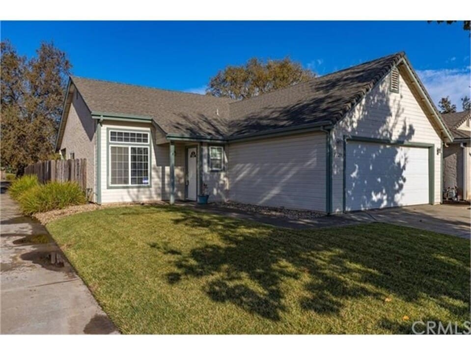 1029 Windsor Way in Chico, CA - Building Photo