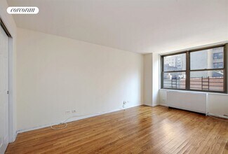 301 E 79th St in New York, NY - Building Photo - Building Photo