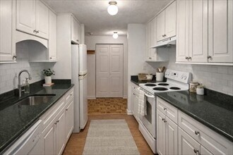 1580 Massachusetts Ave, Unit 308R in Cambridge, MA - Foto de edificio - Building Photo