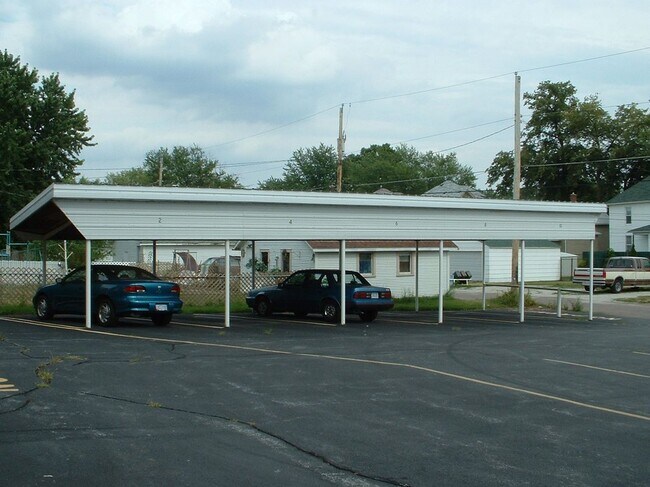 1445 W 16th St in Davenport, IA - Building Photo - Building Photo