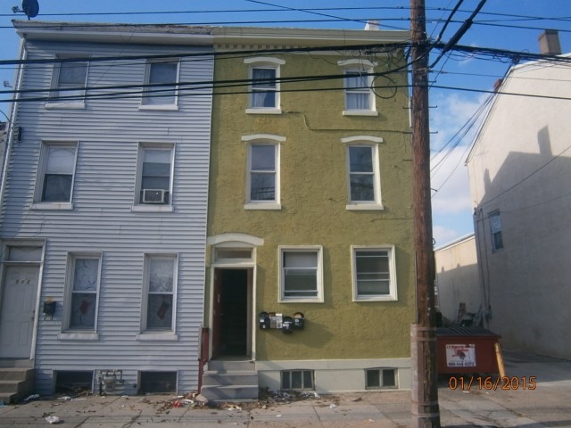 545 Arch St in Norristown, PA - Building Photo