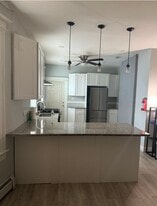 19 Dodd St, Unit first floor in East Orange, NJ - Building Photo