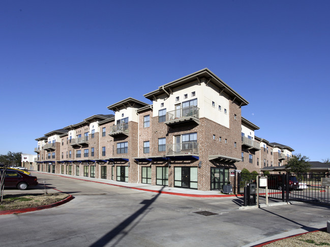 Meadows Place Senior Village in Stafford, TX - Building Photo - Building Photo