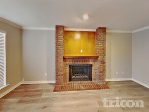 2124 Glenn Ln in Glenn Heights, TX - Foto de edificio - Building Photo