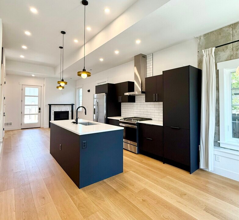 3927 Cook St in Denver, CO - Building Photo
