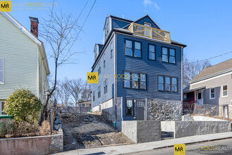 232 Fulton St, Unit 1 in Medford, MA - Building Photo - Building Photo