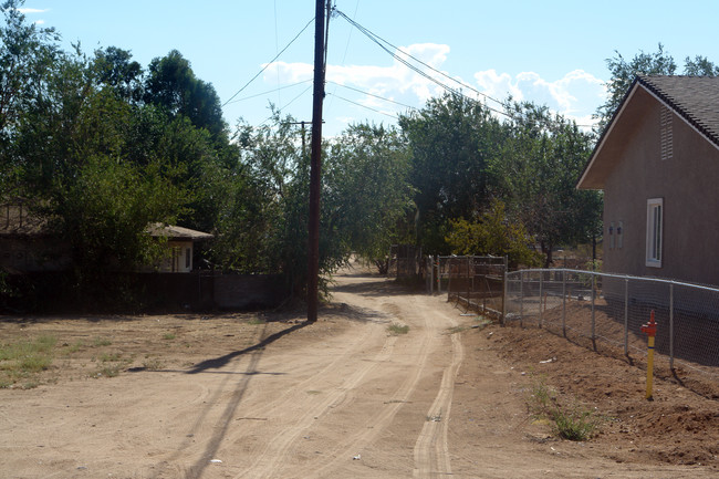 16564-16572 Cajon St in Hesperia, CA - Foto de edificio - Building Photo