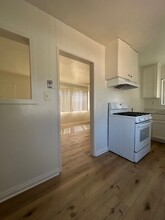 11619 Sundale Ave in Hawthorne, CA - Foto de edificio - Building Photo