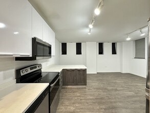 940 W Winona St in Chicago, IL - Building Photo - Building Photo