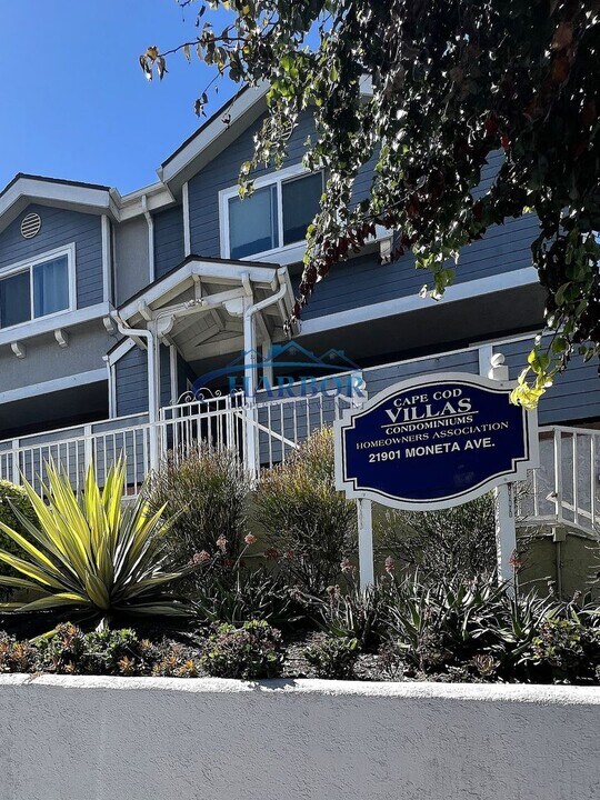 21901 Moneta Ave in Carson, CA - Building Photo