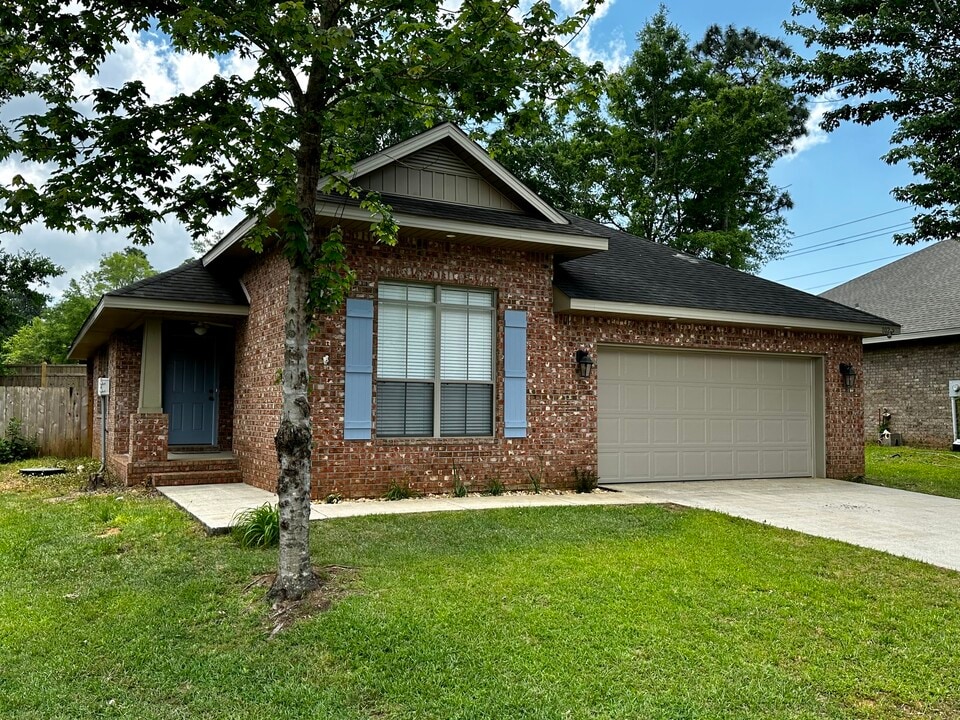 8022 Brookside Ln in Daphne, AL - Building Photo