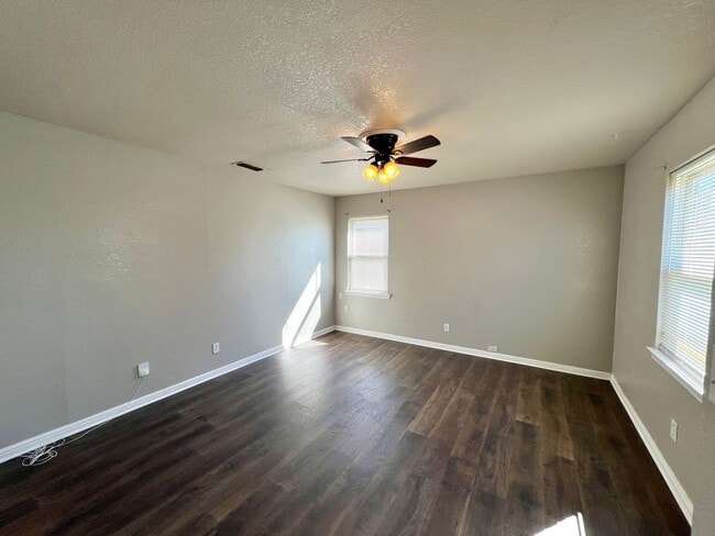 415 Glenn Dr in Weatherford, TX - Building Photo - Building Photo