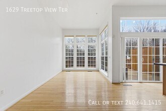 1629 Treetop View Terrace in Silver Spring, MD - Building Photo - Building Photo