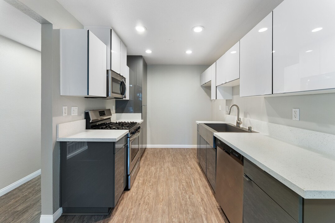 Pacific Palms Apartment Homes in Anaheim, CA - Foto de edificio