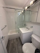 EAST 35 STREET in New York, NY - Foto de edificio - Building Photo