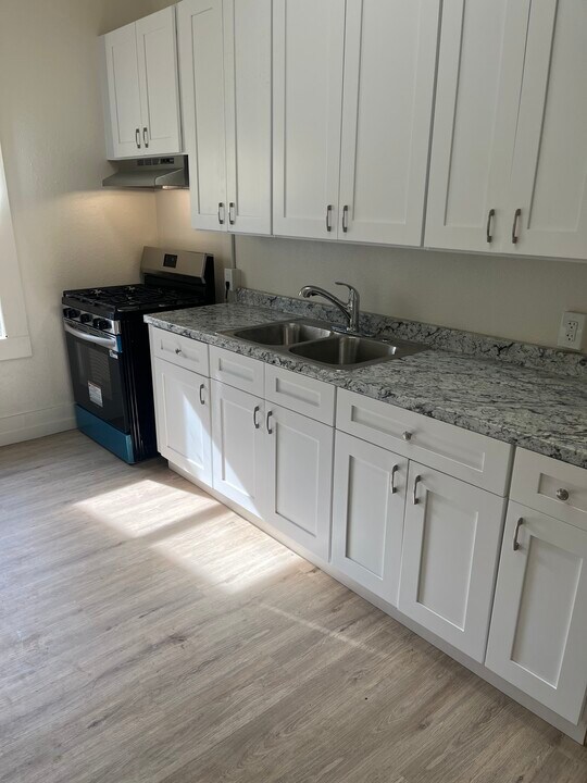 317 N L St in Lompoc, CA - Building Photo