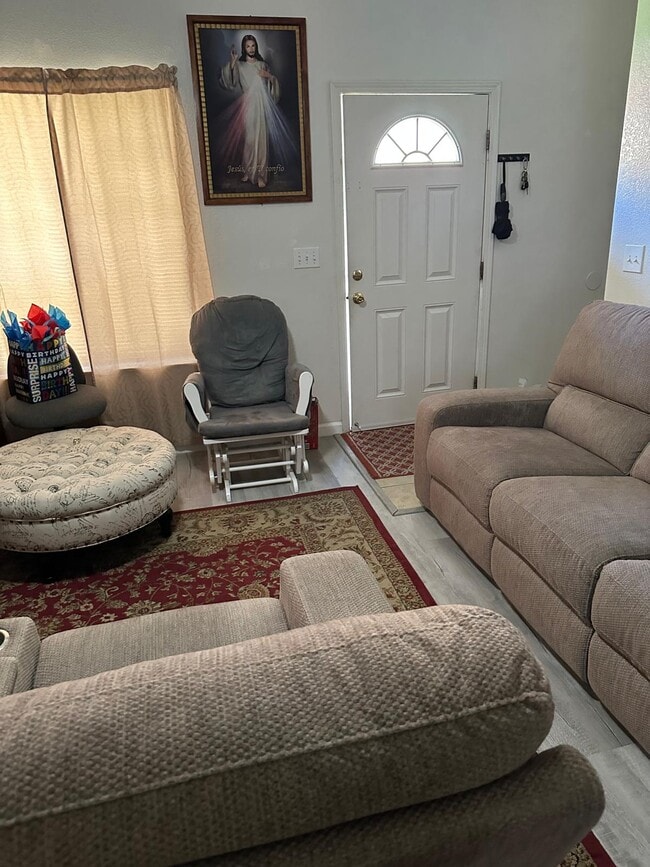 3008 S Sallee Ct, Unit 3008 S Sallee Ct.  Visalia,Ca.93277