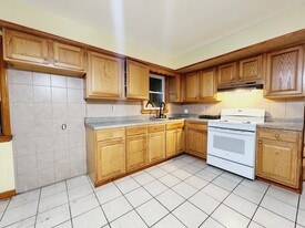 6 Rose Ave, Unit Basement in Jersey City, NJ - Building Photo