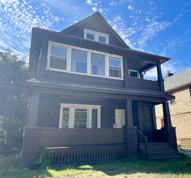 588 Schiller Ave, Unit 1