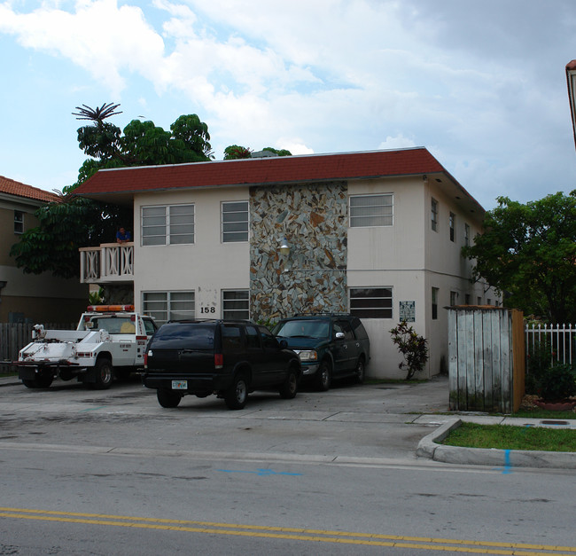 158 E 5th St in Hialeah, FL - Building Photo - Building Photo