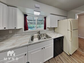 1325 S Ingalls St in Lakewood, CO - Foto de edificio - Building Photo