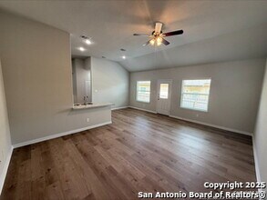 436 Emma Dr in New Braunfels, TX - Building Photo - Building Photo