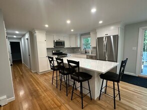 87 North St in Duxbury, MA - Building Photo - Building Photo