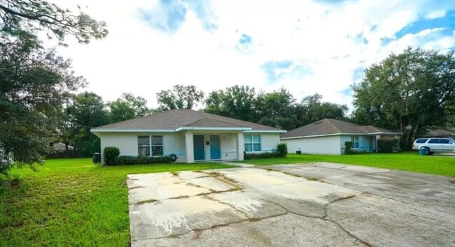 property at 1093 N Lion Cub Point