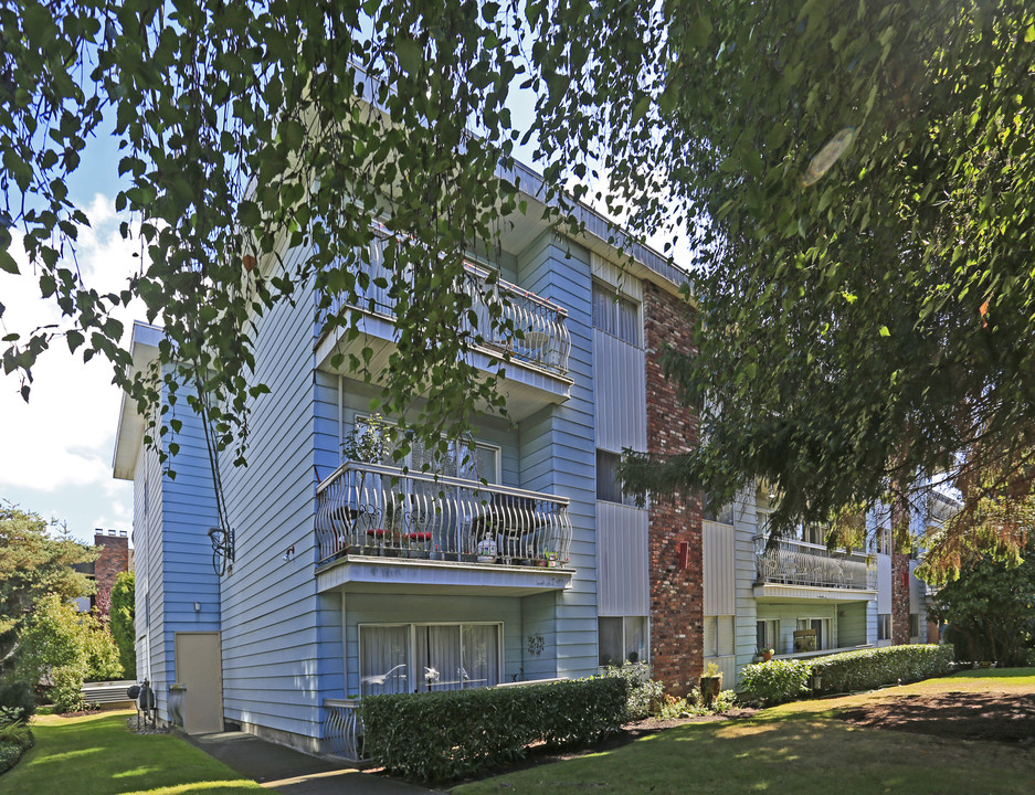 La Playa Vista in White Rock, BC - Building Photo