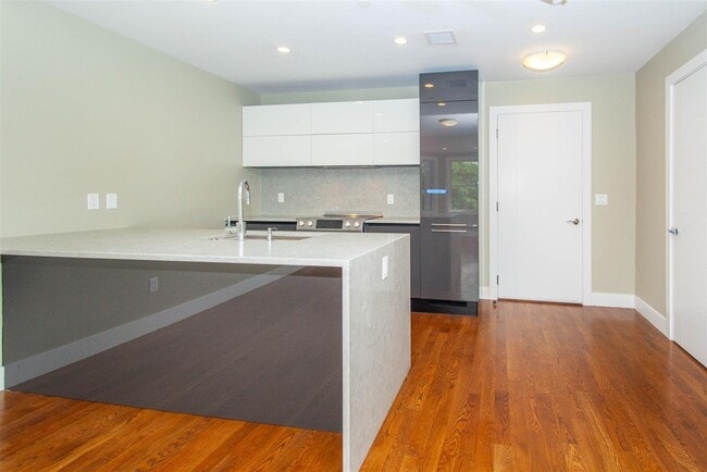 906 E 2nd St in Boston, MA - Building Photo - Building Photo