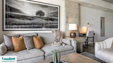 221 Main St N in St. Petersburg, FL - Foto de edificio - Building Photo