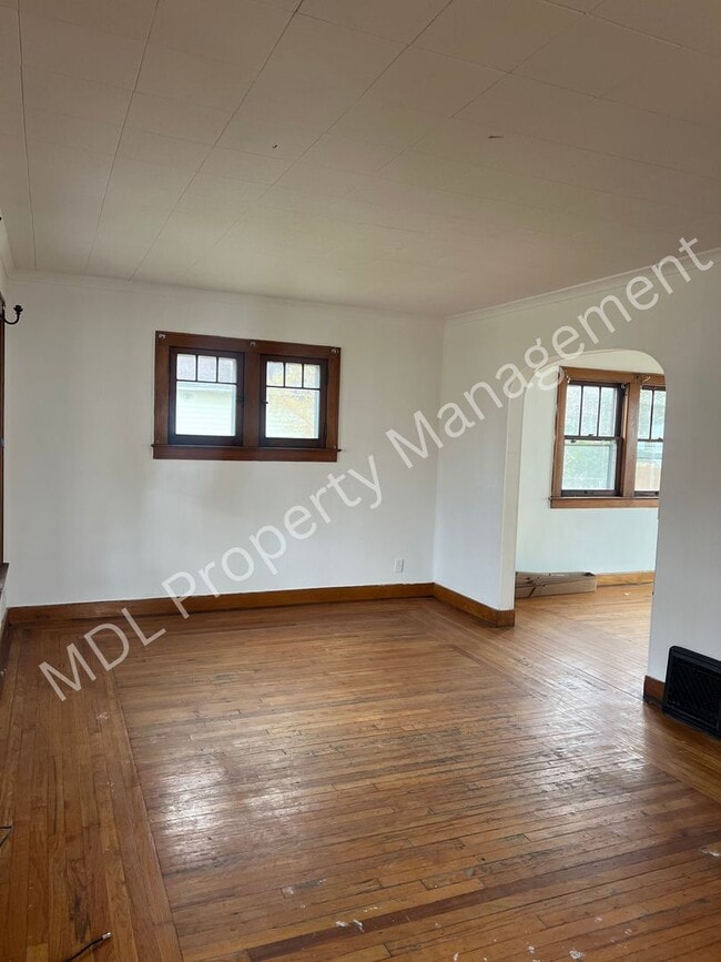 2045 Vermont St in Saginaw, MI - Building Photo - Building Photo