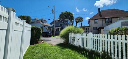 195 Kings Hwy in Milford, CT - Building Photo - Building Photo