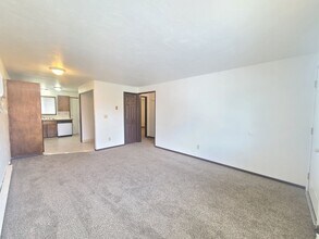 2410 E Queen Ave-Unit -2414 in Spokane, WA - Building Photo - Building Photo