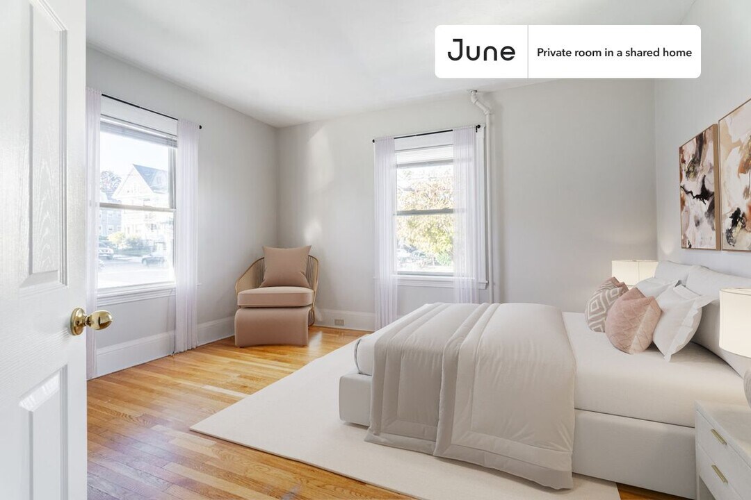 Private bedroom in 3 bed/1 bath Home in Boston, MA - Building Photo