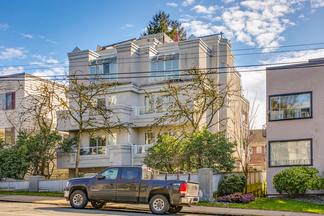 2546 4th Av W in Vancouver, BC - Building Photo