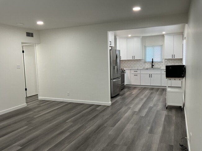 4940 Lennox Blvd, Unit A