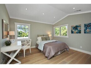 2025 Santa Cruz Ave in Menlo Park, CA - Building Photo - Building Photo